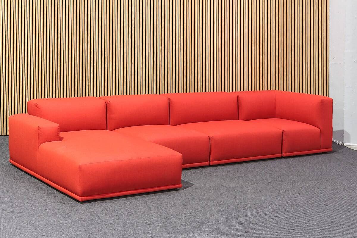 Neuwertig / MUUTO 'Connect' / Stoff Remix / Farbe 643 rot - Variante 4 - Modul J, C, D + E