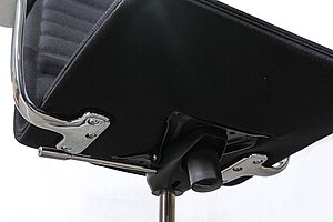 Neuwertig / NP 3504 EUR / Loungestuhl / cappellini 'Lotus Attesa' / schwarz