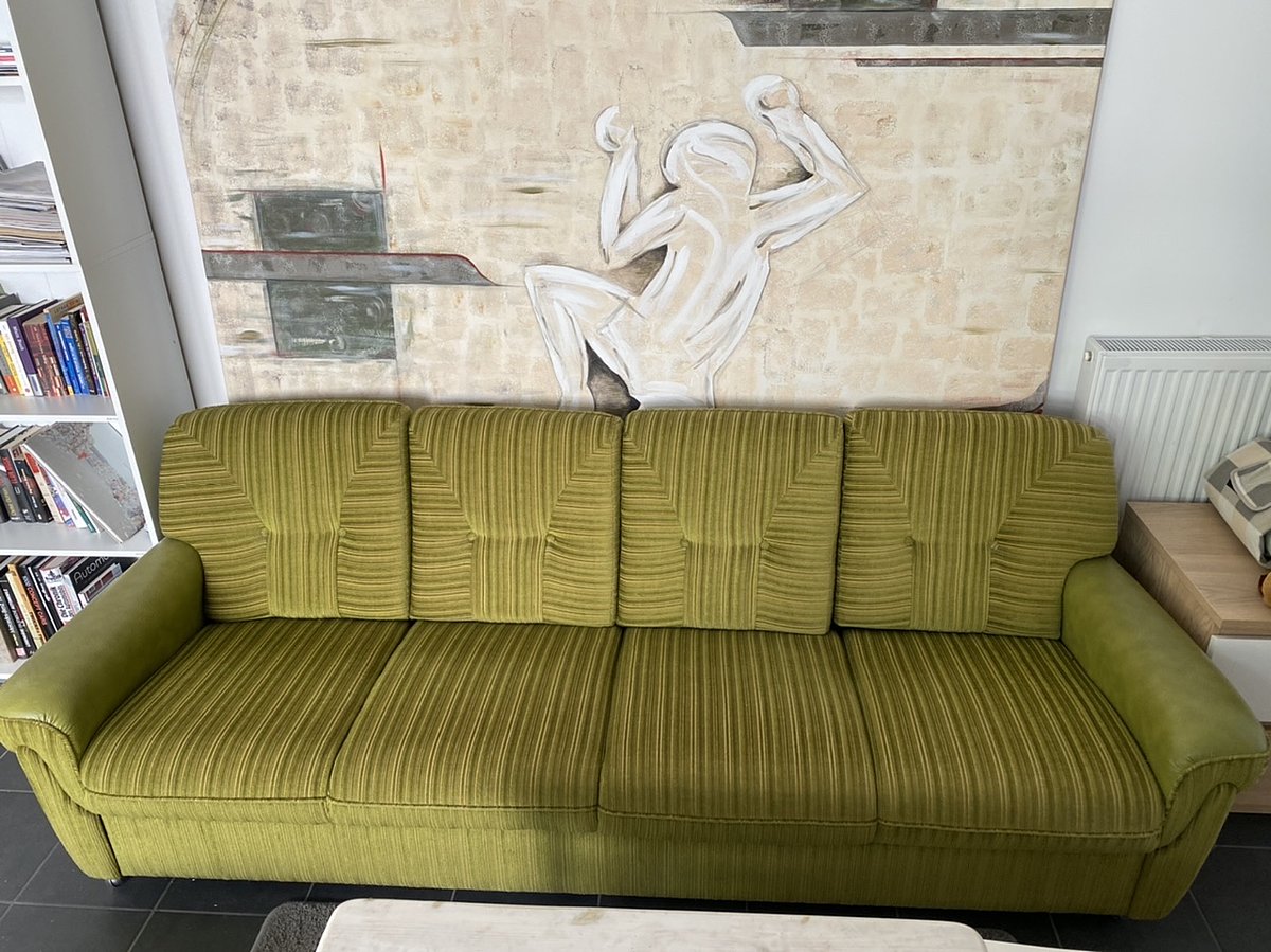 Grünes Sofa