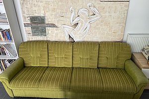 Grünes Sofa